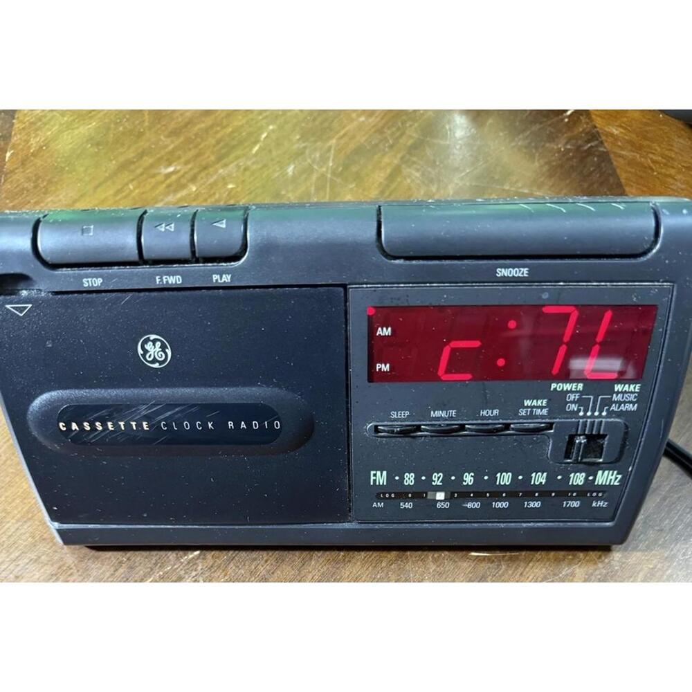 Vintage GE‎ Cassette Black Alarm Clock Radio AM/FM 7-4915A TESTED Working Great